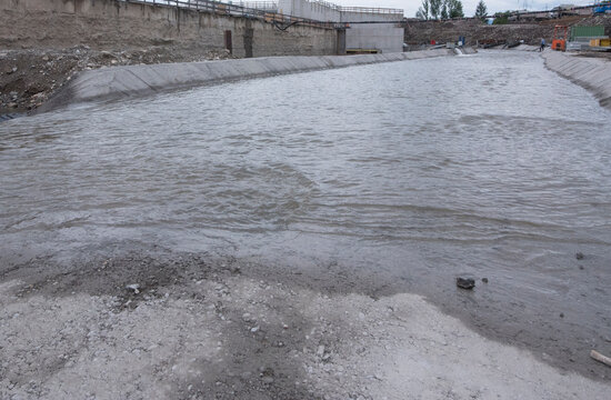 Spillway To Provide The Controlled Release Of Water