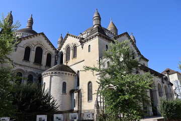 Fototapeta na wymiar La cathédrale Saint Front, cathédrale romane, ville de Périgueux, département de la Dordogne, France