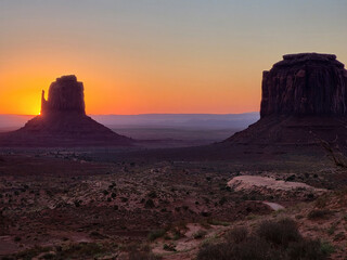 Fototapeta na wymiar Sunrise view at Monument Valley, Utah, USA