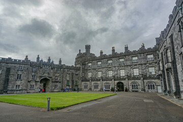 Fototapeta na wymiar Kilkenny, Ireland: The interior courtyard at Kilkenny Castle. The castle was built in 1195 to control a fording-point of the River Nore.