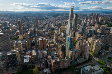 Paisaje urbano de la ciudad de Bogotá, Colombia, ubicada en sur américa.