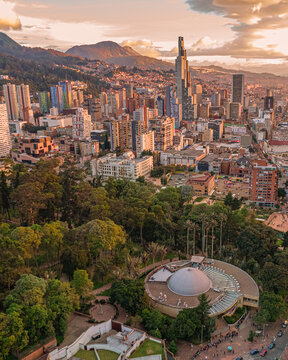 Paisaje urbano de la ciudad de Bogot&aacute;, Colombia, ubicada en sur am&eacute;rica.
