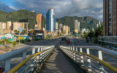 Paisaje urbano de la ciudad de Bogotá, Colombia, ubicada en sur américa.