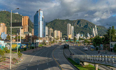 Paisaje urbano de la ciudad de Bogotá, Colombia, ubicada en sur américa.