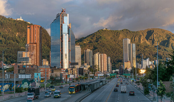 Paisaje urbano de la ciudad de Bogot&aacute;, Colombia, ubicada en sur am&eacute;rica.