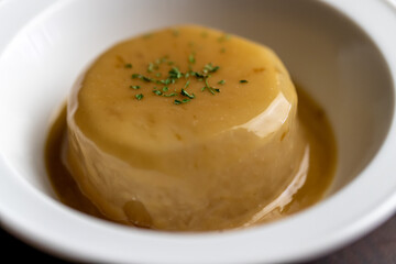 おでん大根のポルチーニソース