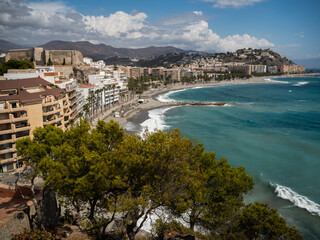 Fototapeta premium Costa de Almuñecar. Almuñecar es un pueblo costero turístico de la provincia de Granada que está en Andalucía, España.