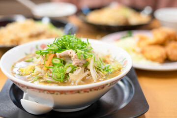 中華料理店の醤油ラーメン