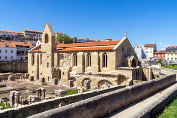 Monasterio de Santa Clara de Coímbra, popularmente conocido como Convento de Santa Clara-a-Velha...