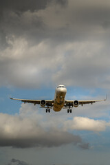 avion vol aerien aviation aeroport survol ciel 