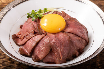 牛タンローストビーフ丼