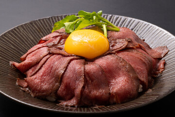 牛タンローストビーフ丼