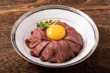牛タンローストビーフ丼