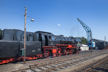 steam trains at steamfestival, beekbergen, loenen, veluwe, gelderland netherlands, nostalgia, industrial heritage, historic, crane,