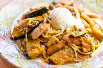 かぼちゃとキノコのボロネーゼパスタ