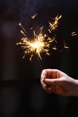 hand with sparkler - 529219248