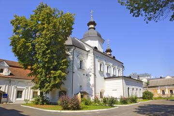 Fototapeta na wymiar Church of the Holy Spirit - Church of the Kyiv-Mohyla Academy in Kyiv, Ukraine