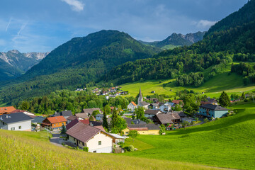 Fototapeta na wymiar Dorf Gurtis bei Nenzing im Walgau, in Vorarlberg, Österreich