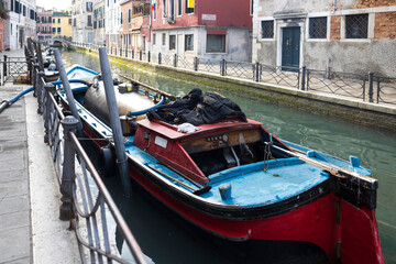 Fototapeta na wymiar Maintenance in Venice