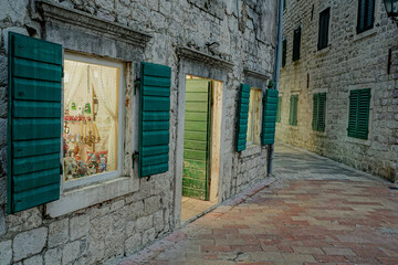 Fototapeta na wymiar Journey. Streets of the old city. Kotor. Montenegro.