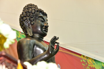 statue of buddha