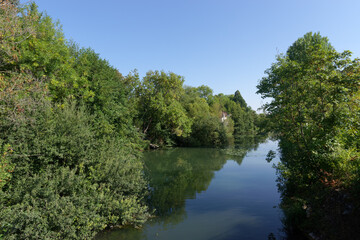 Fototapeta na wymiar Arm of the Seine river in Samois-sur-Seine village in Île De France region