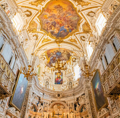 Fototapeta na wymiar Vue de l'intérieur de l'Église du Gesù de Palerme, Sicile.