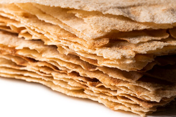 Pane carasau, prodotto tipico della Sardegna, cibo italiano 
