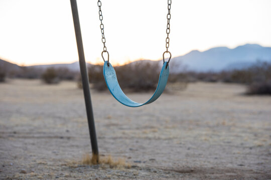 Chain swing on field