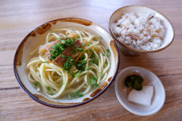 八重山そばとジューシーセット