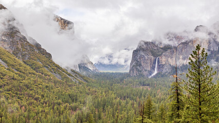 Yosemite Valley - Tunnel view
