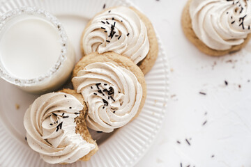 cookies with butter cream nutmeg sweet dessert cafe