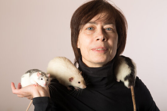 woman with domestic rats