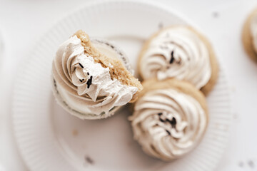 cookies with butter cream nutmeg sweet dessert cafe