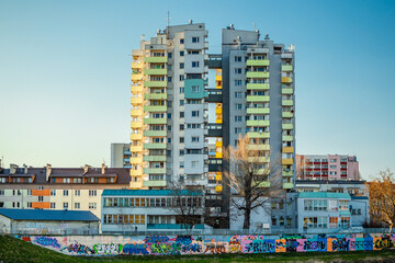 Nowoczesny blok mieszkalny w Opolu.  - obrazy, fototapety, plakaty