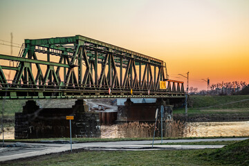 Most kolejowy w Opolu.  © fotozen