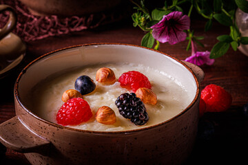 muesli with berries