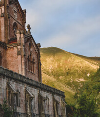 Don Pelayo y su castillo