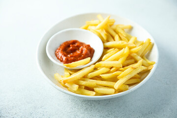 French fries with roasted pepper dip