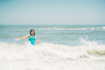 Fototapeta na wymiar portrait of an asian girl in summer