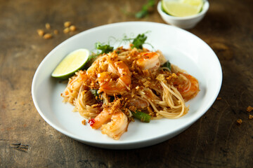 Stir fry noodles with shrimps