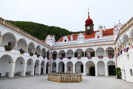 Schloss Herberstein, Arkadenhof