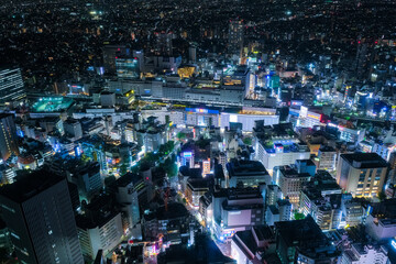 Fototapeta premium 東京都 池袋、サンシャイン60展望台からの池袋駅周辺の夜景