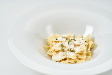 pasta with butter and lots of cheese