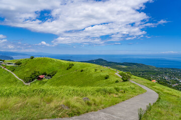 静岡県伊東市　夏の大室山