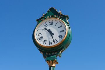 Fototapeta na wymiar Town clock.