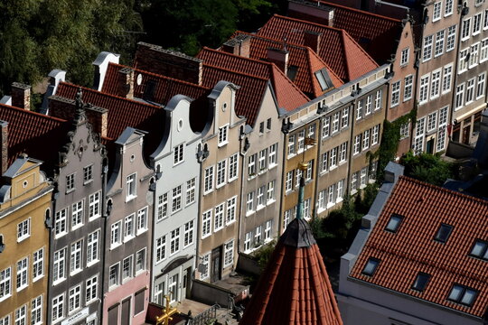 Stra&szlig;e mit Altbauten in Danzig