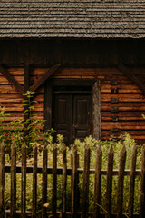 Fototapeta na wymiar Drewniana chata