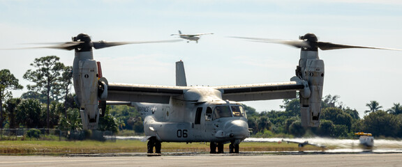 Fototapeta na wymiar The incredible Osprey at the Stuart Air Show