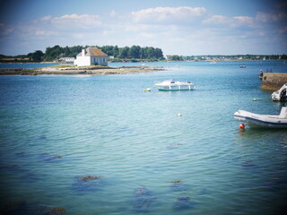 Obraz premium Promenade le long de la rivière d'Etel